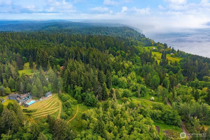 Property Photo:  18005  Thorsen Road SW  WA 98070 