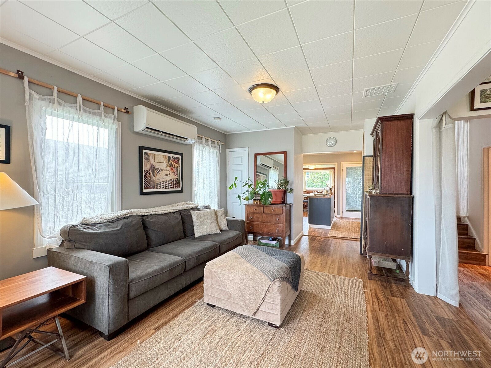 Property Photo: 814 W Fifth Street WA 98262
