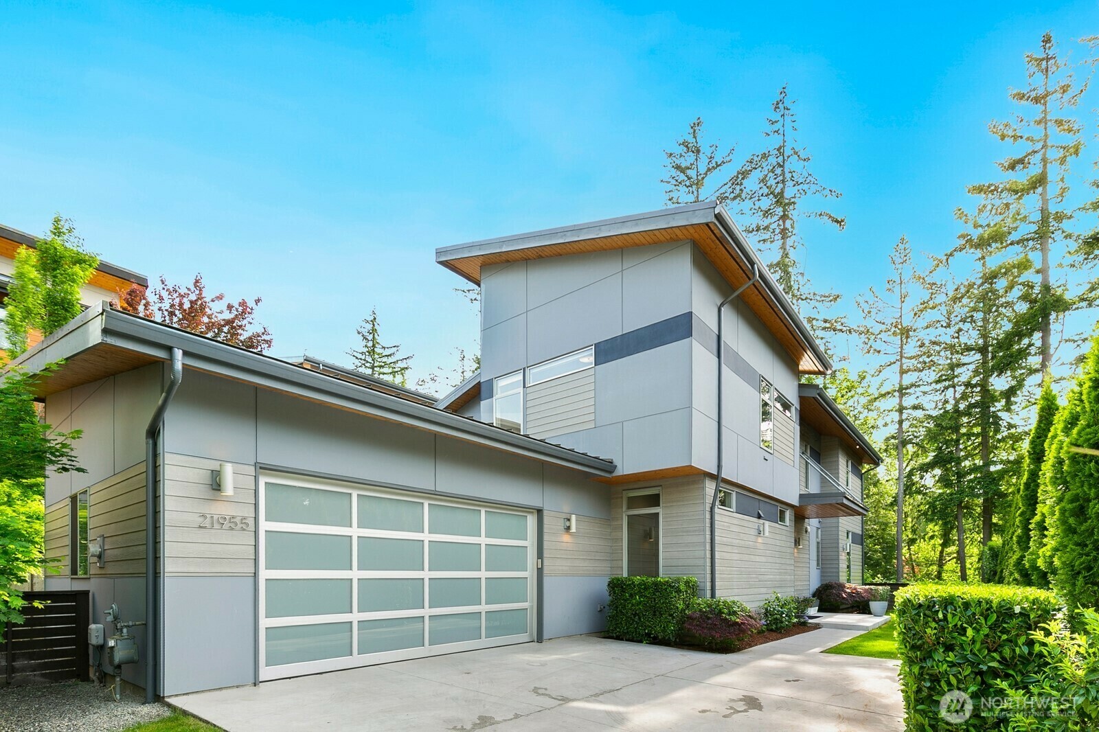 Property Photo: 21955 SE 30th Place WA 98075