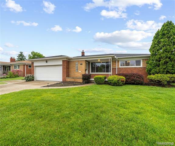 Property Photo: 38264 Richland Street MI 48150