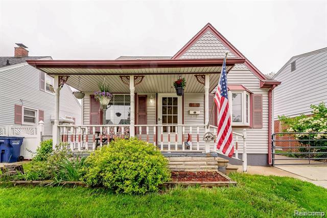 Property Photo: 706 White Avenue MI 48146