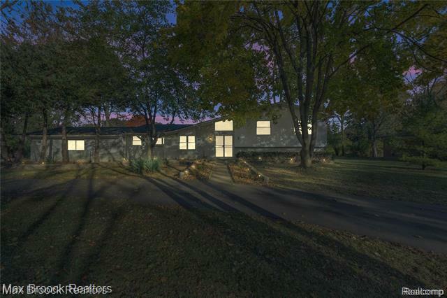 Property Photo: 28290 Inkster Road MI 48034