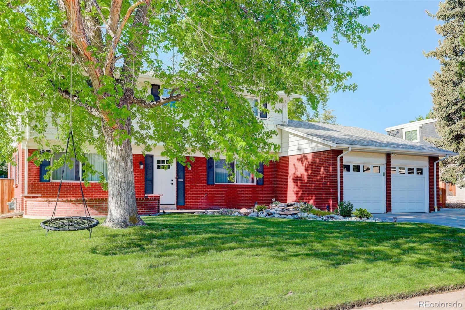 Property Photo: 5332 W Roxbury Place CO 80128