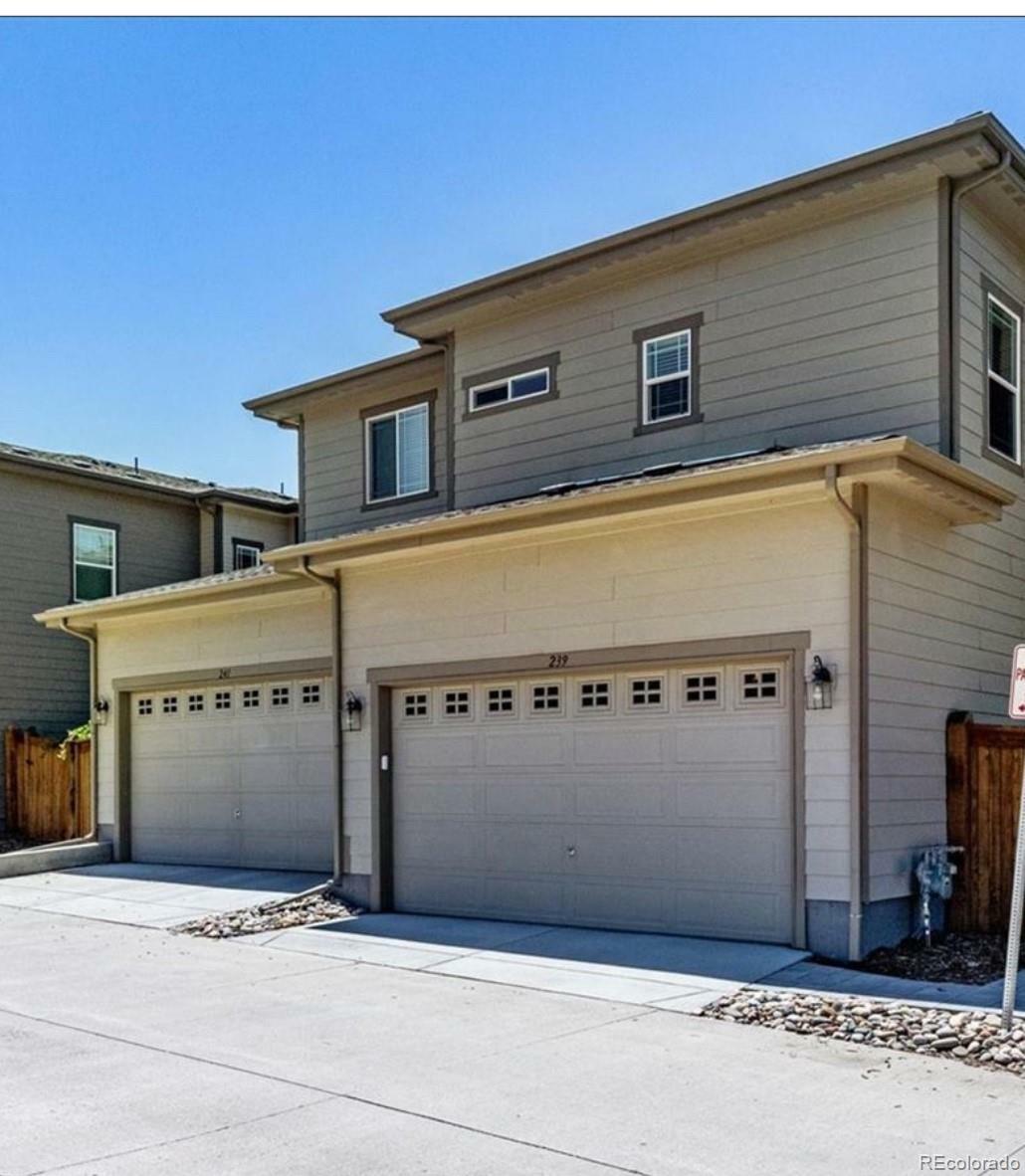Property Photo: 239 W Jamison Court CO 80120