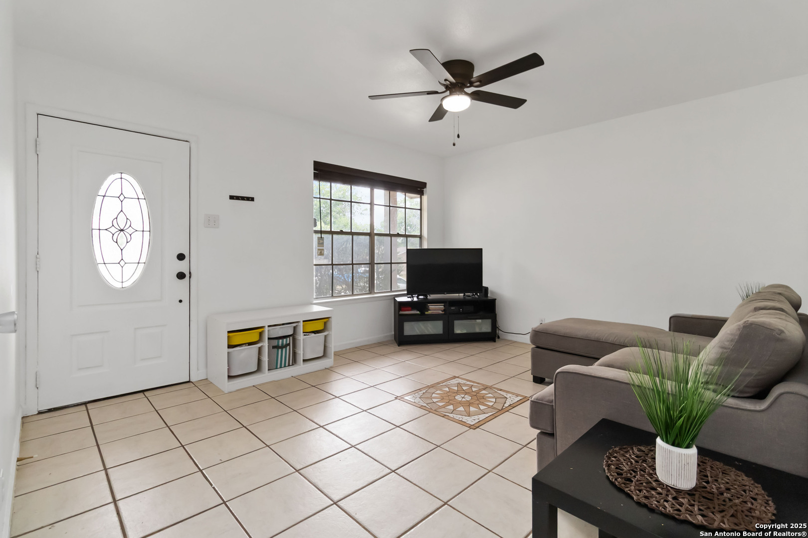 Property Photo: 4511 Avenida Prima TX 78233