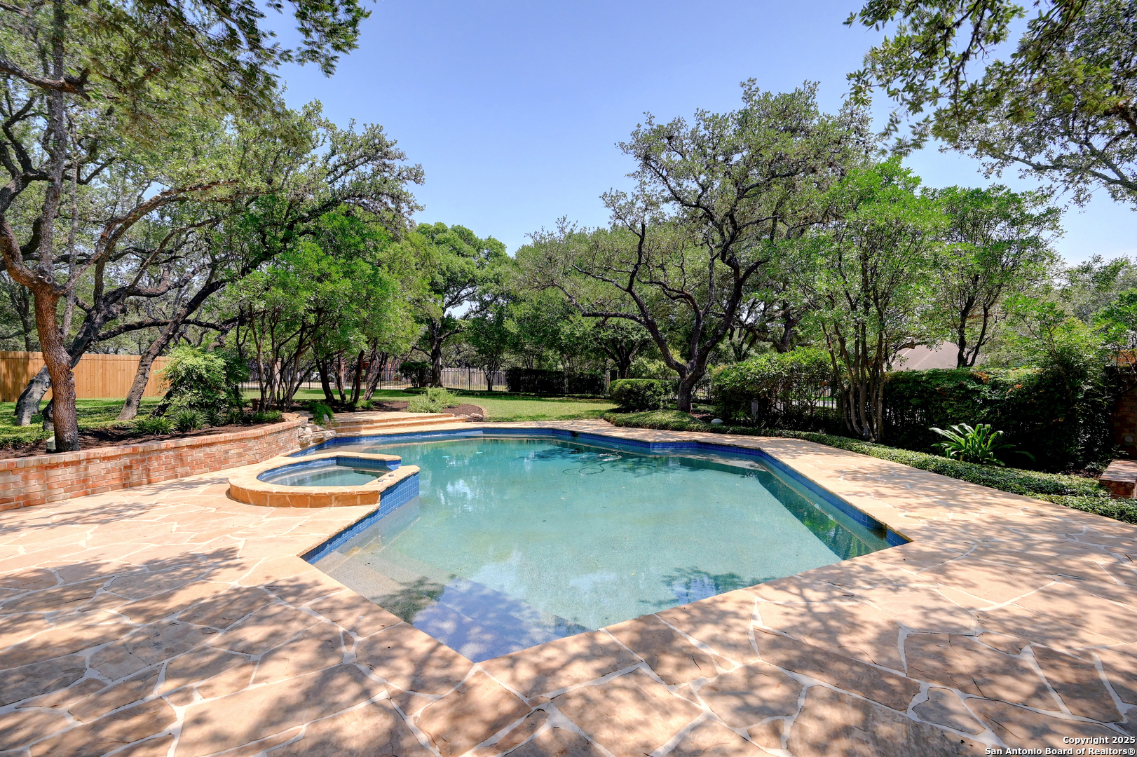 Property Photo: 414 Happy Trail TX 78231