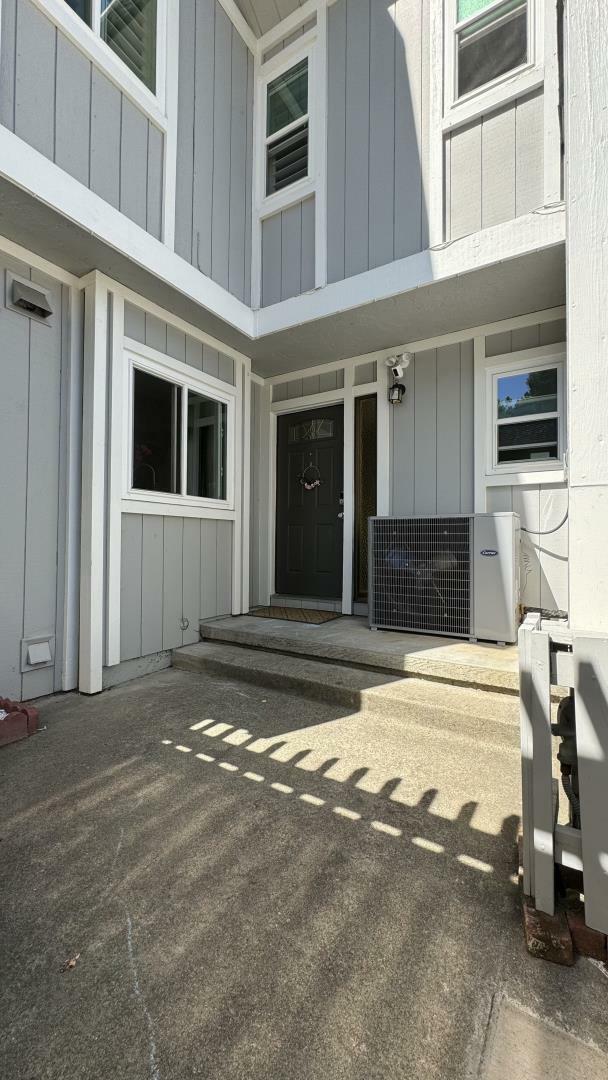 Property Photo: 1118 Continentals Way CA 94002