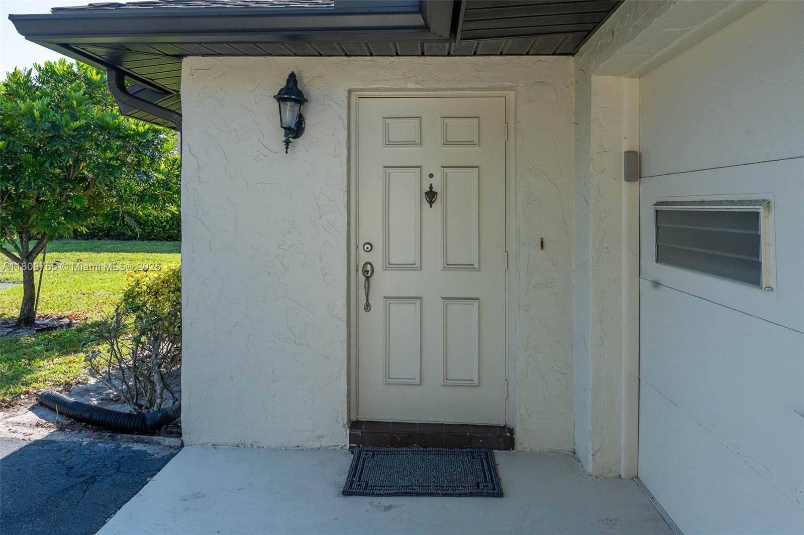 Property Photo: 10198 Dovewood Ln A FL 33436
