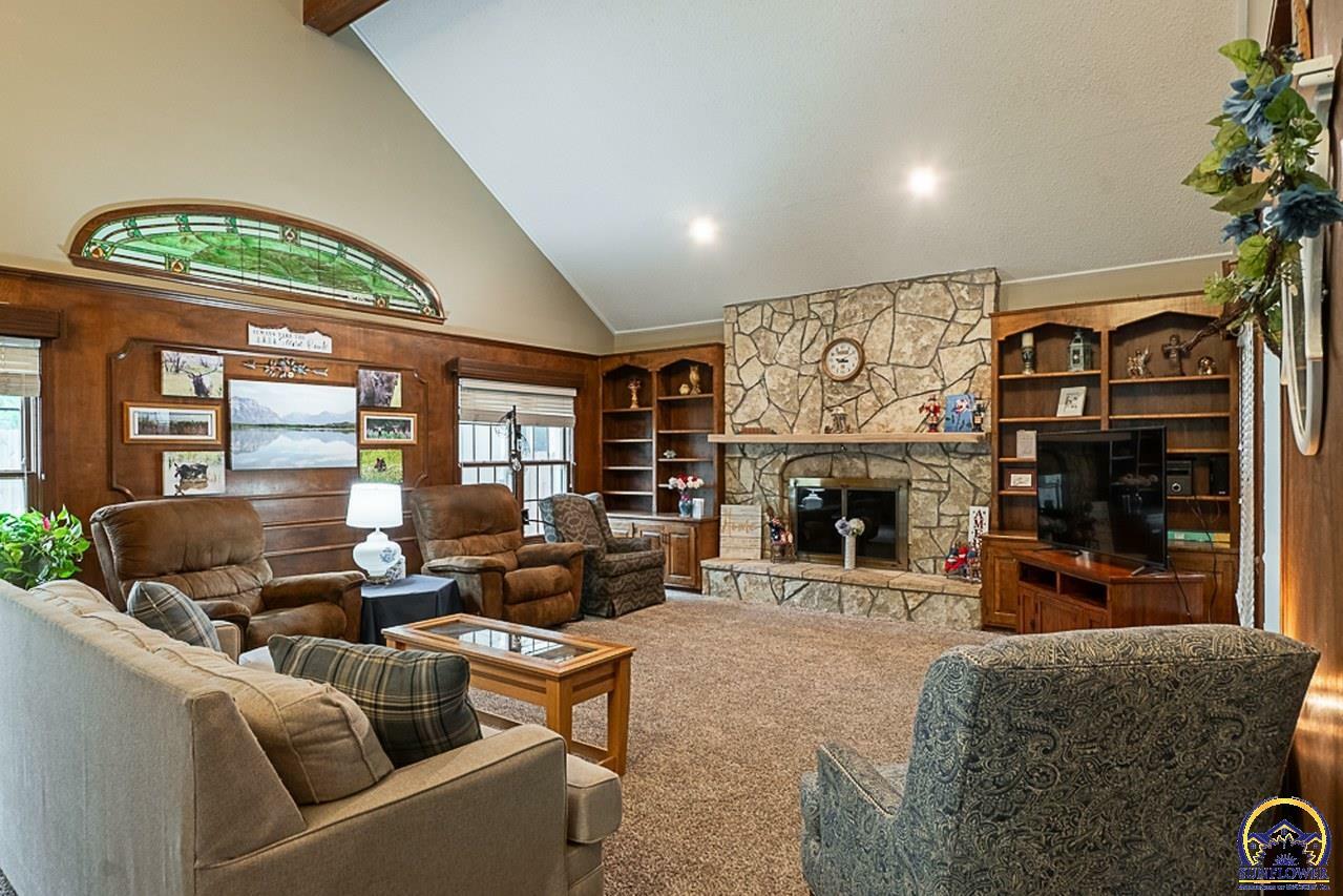 Property Photo:  2418 SW Pepperwood Cir  KS 66614 
