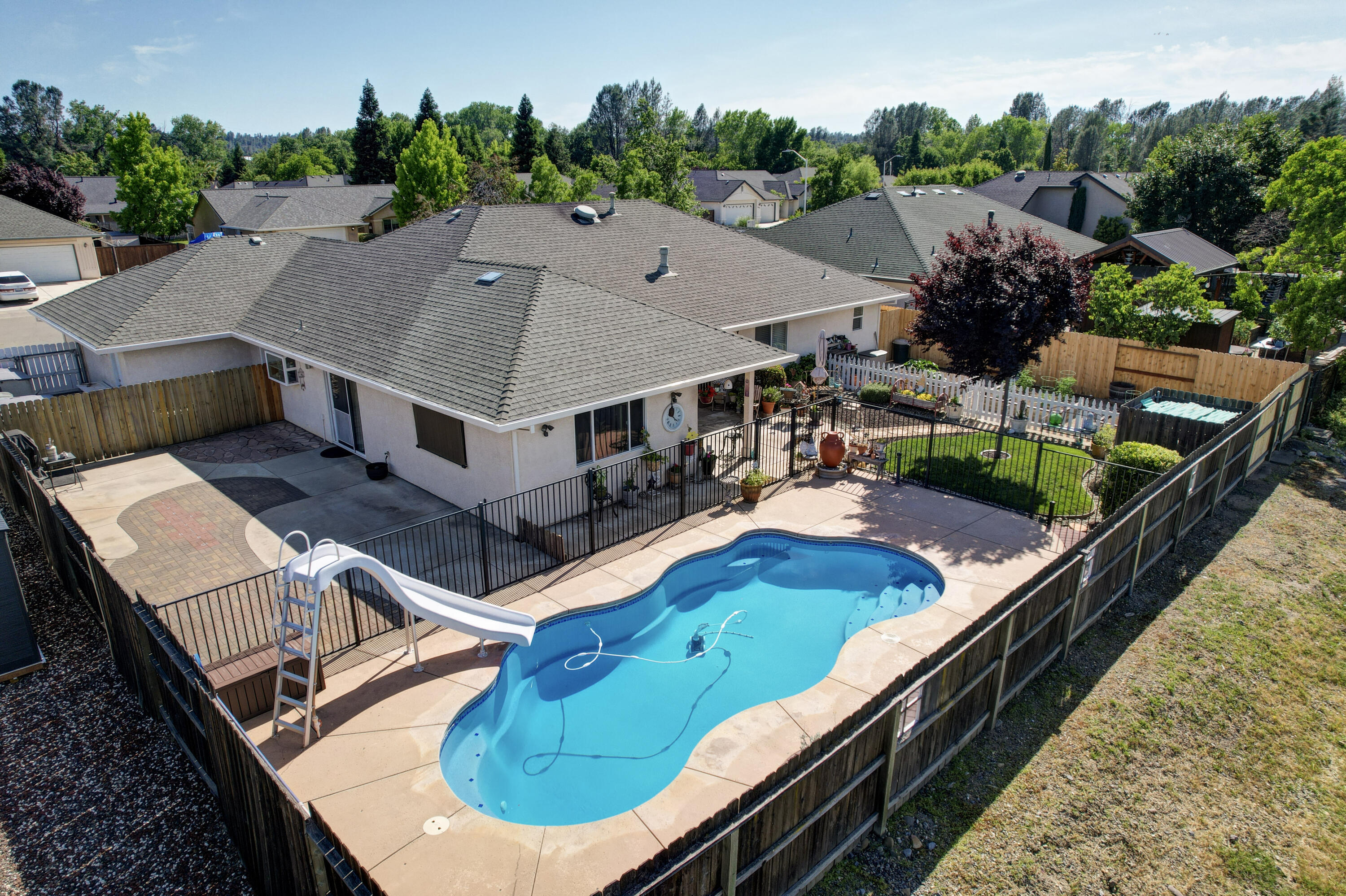 Property Photo: 2654 Queens Way CA 96001