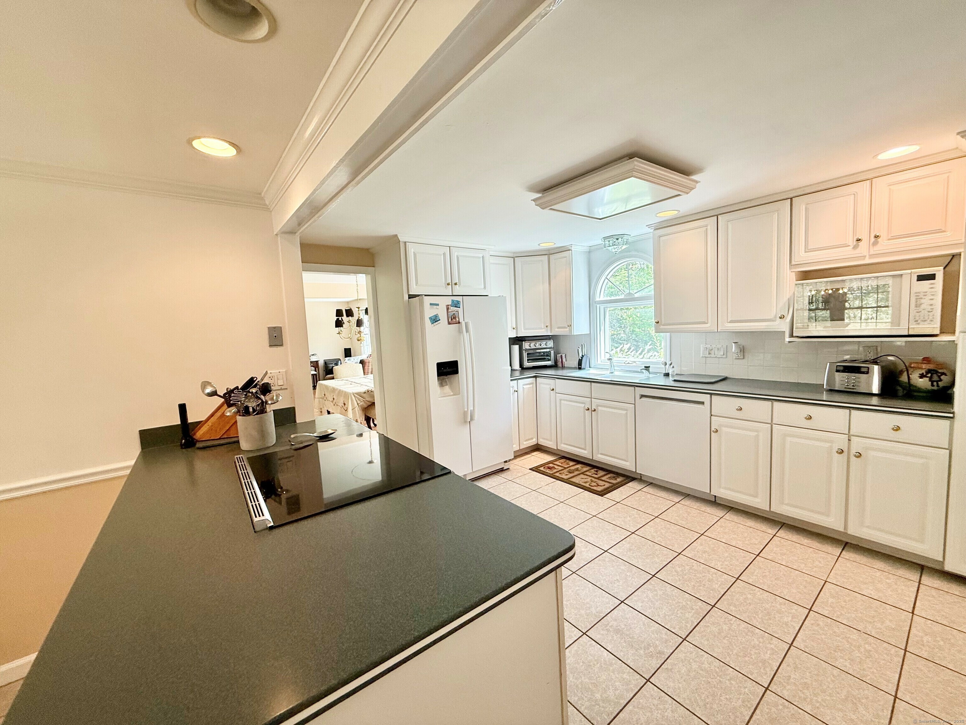 Property Photo: 2954 Madison Avenue CT 06606