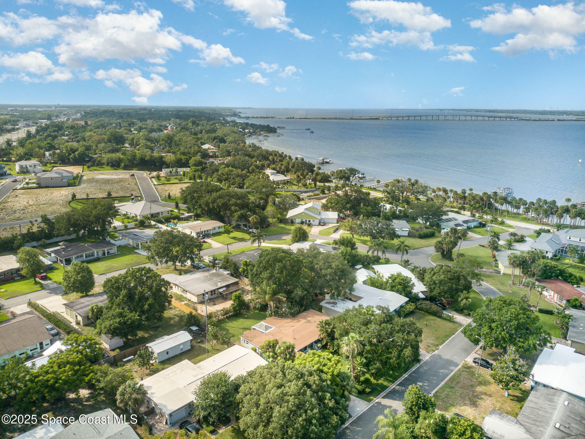 Property Photo: 118 S Indian Circle FL 32922