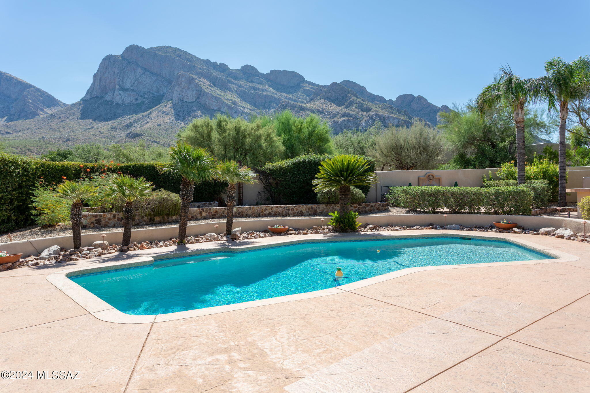 Property Photo: 9710 N Cliff View Place AZ 85704
