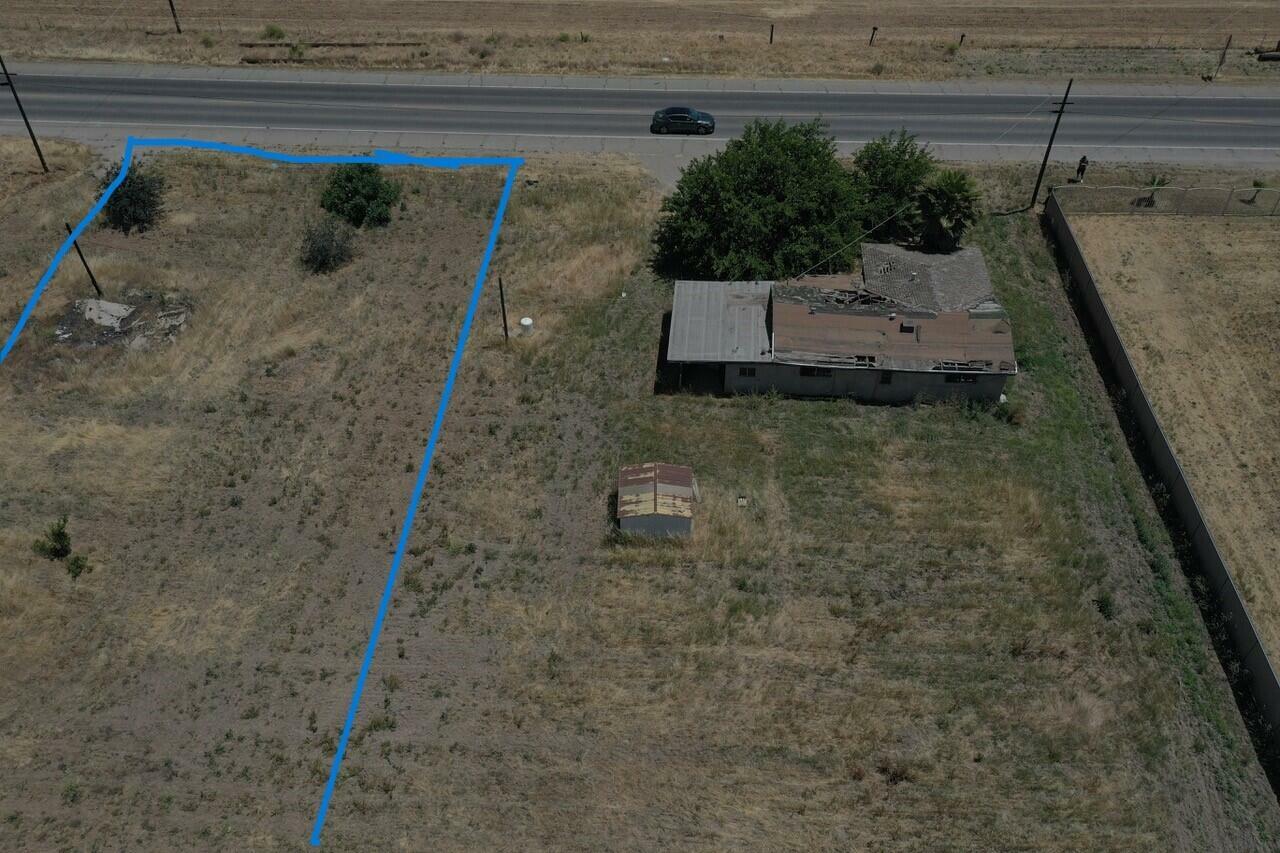 Property Photo:  16836 N Lake Street  CA 93638 