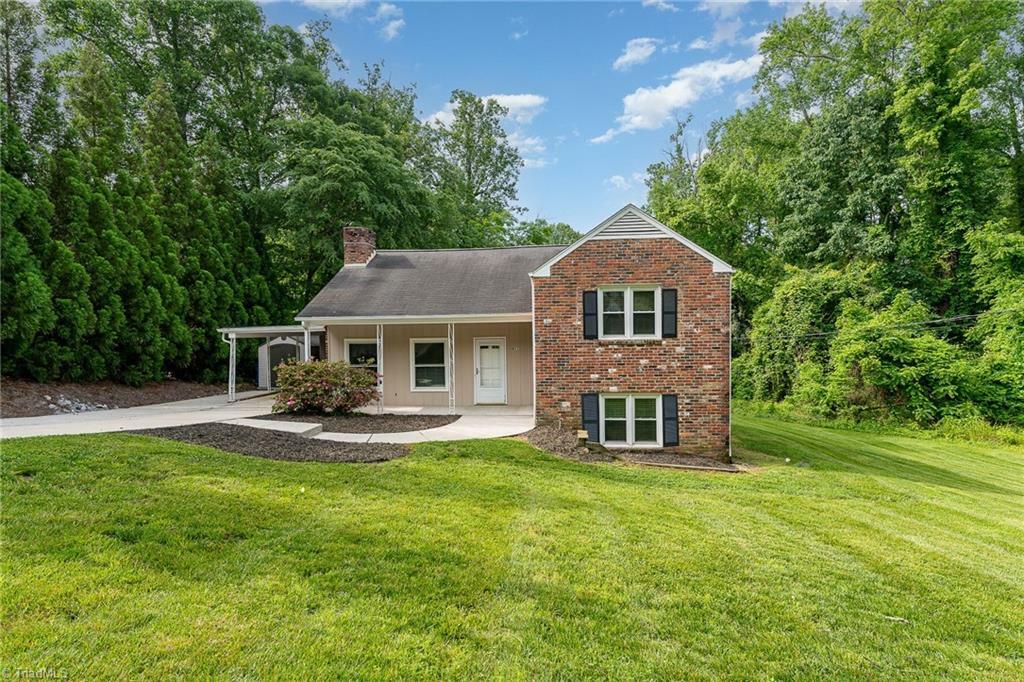 Property Photo: 4011 Sedgewood Lane NC 27407