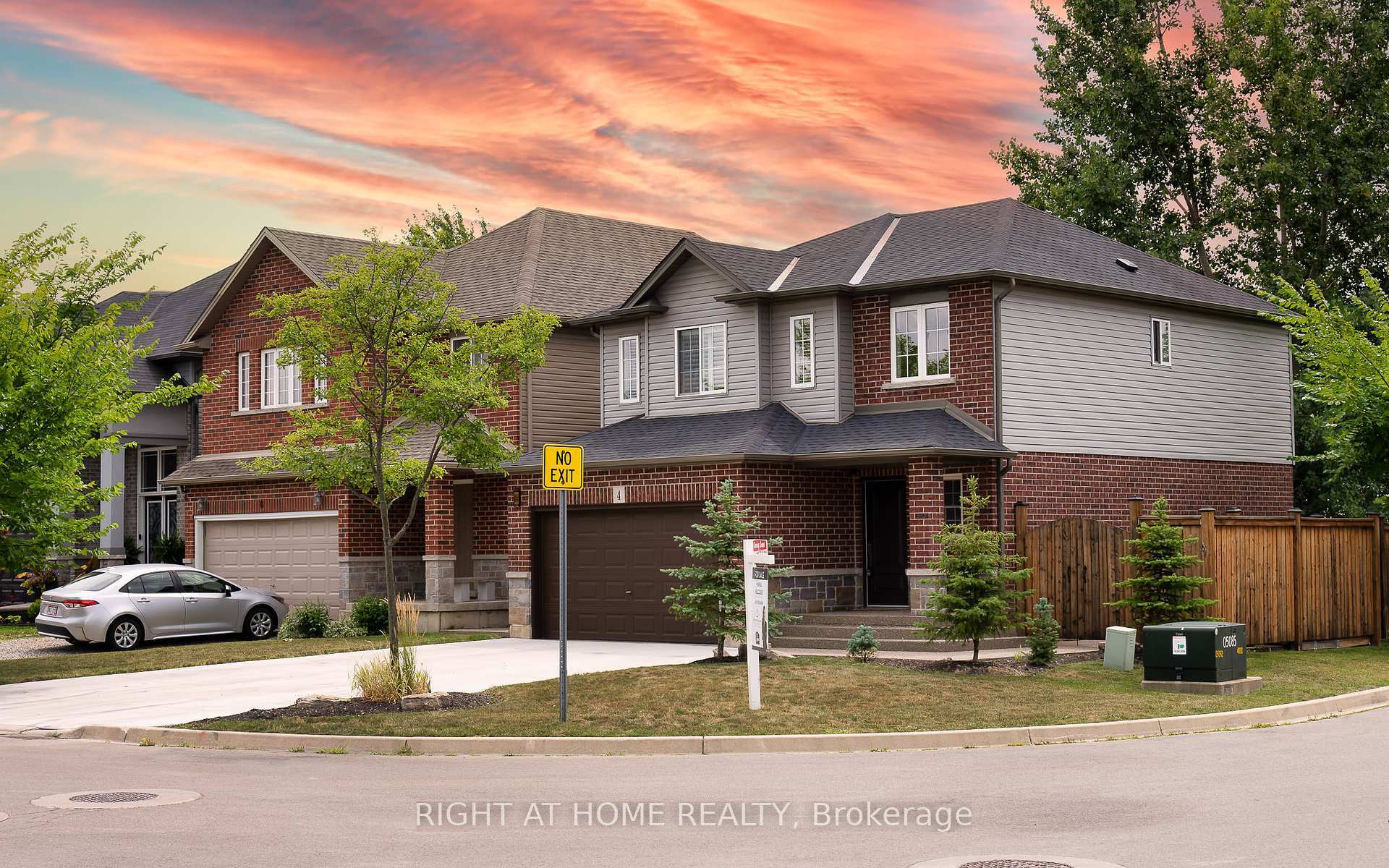 Property Photo: 4 Avatar Place ON L0R 1W0