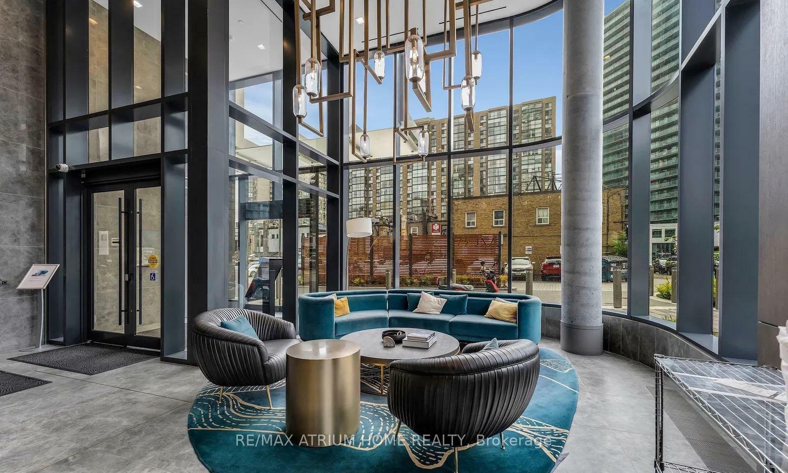 Property Photo: 15 Holmes Avenue 2509 ON M2N 0L4