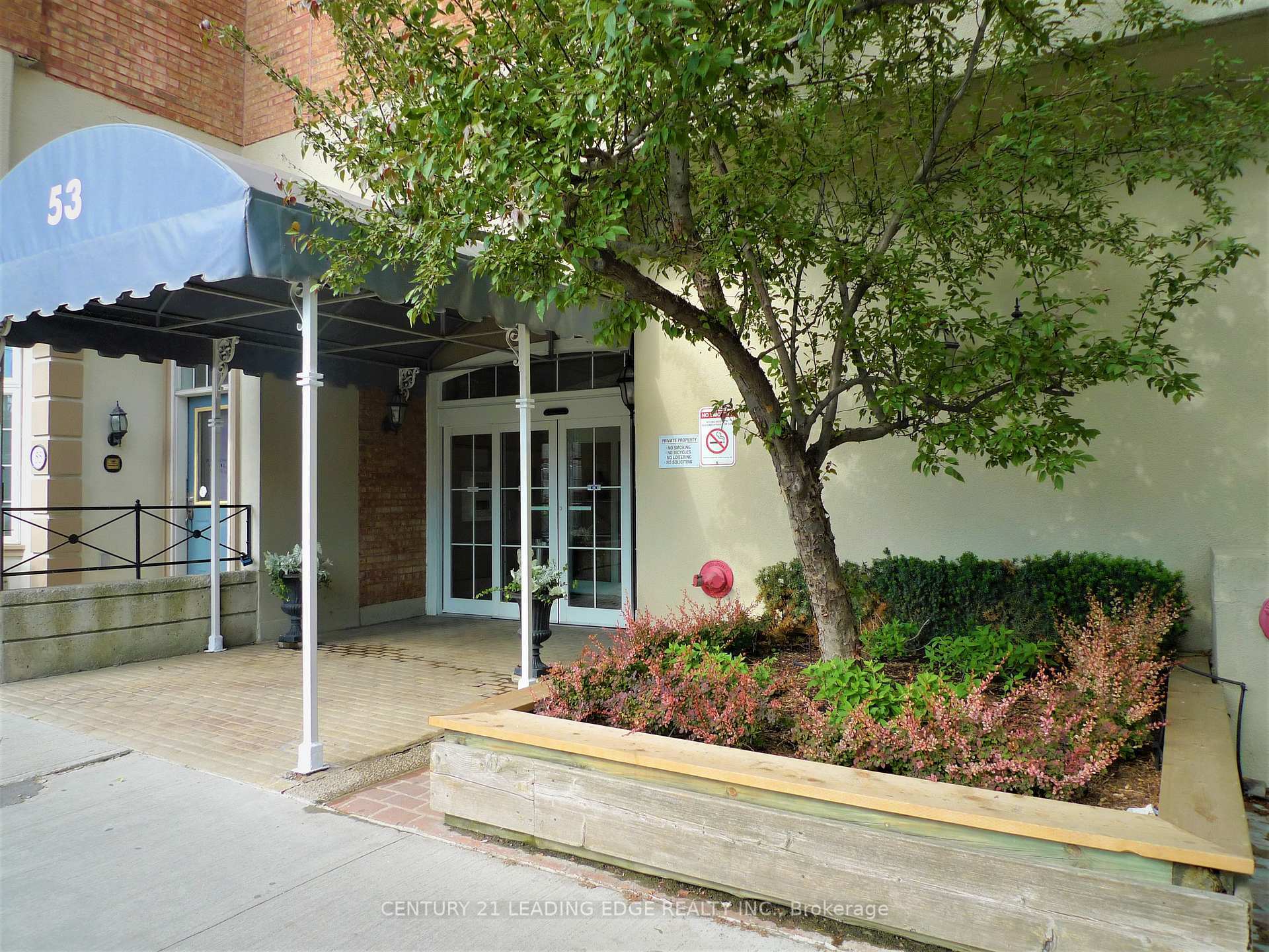Photo de la propriété: 49 McCaul Street 460 ON M5T 1V7