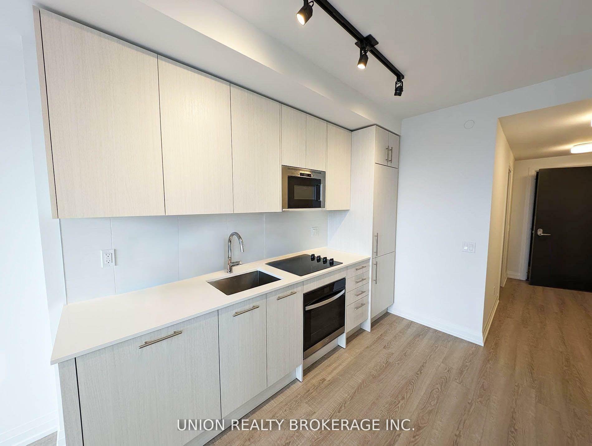 Property Photo: 286 Main Street 2609 ON M4C 0B3