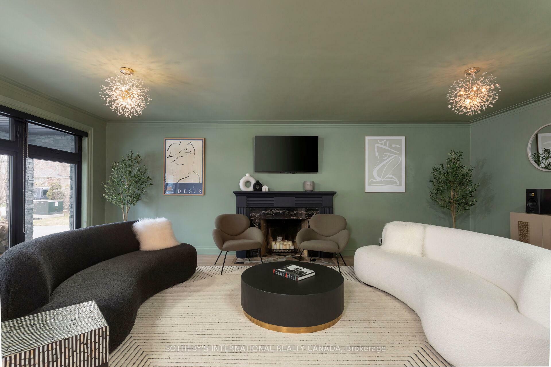 Property Photo: 15 Ravensbourne Crescent ON M9A 2A7