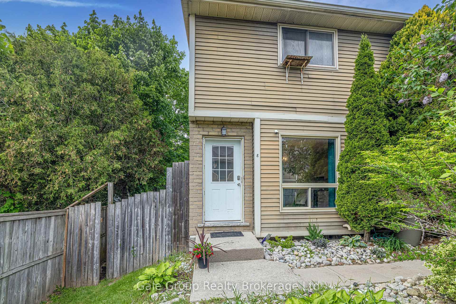 Property Photo: 867 Parkinson Road 8 ON N4S 8S7