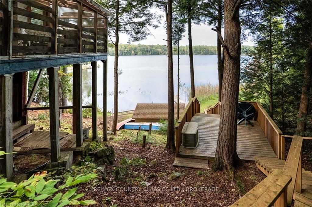 Property Photo: 1054 Earl Bay Lane ON K0H 1B0