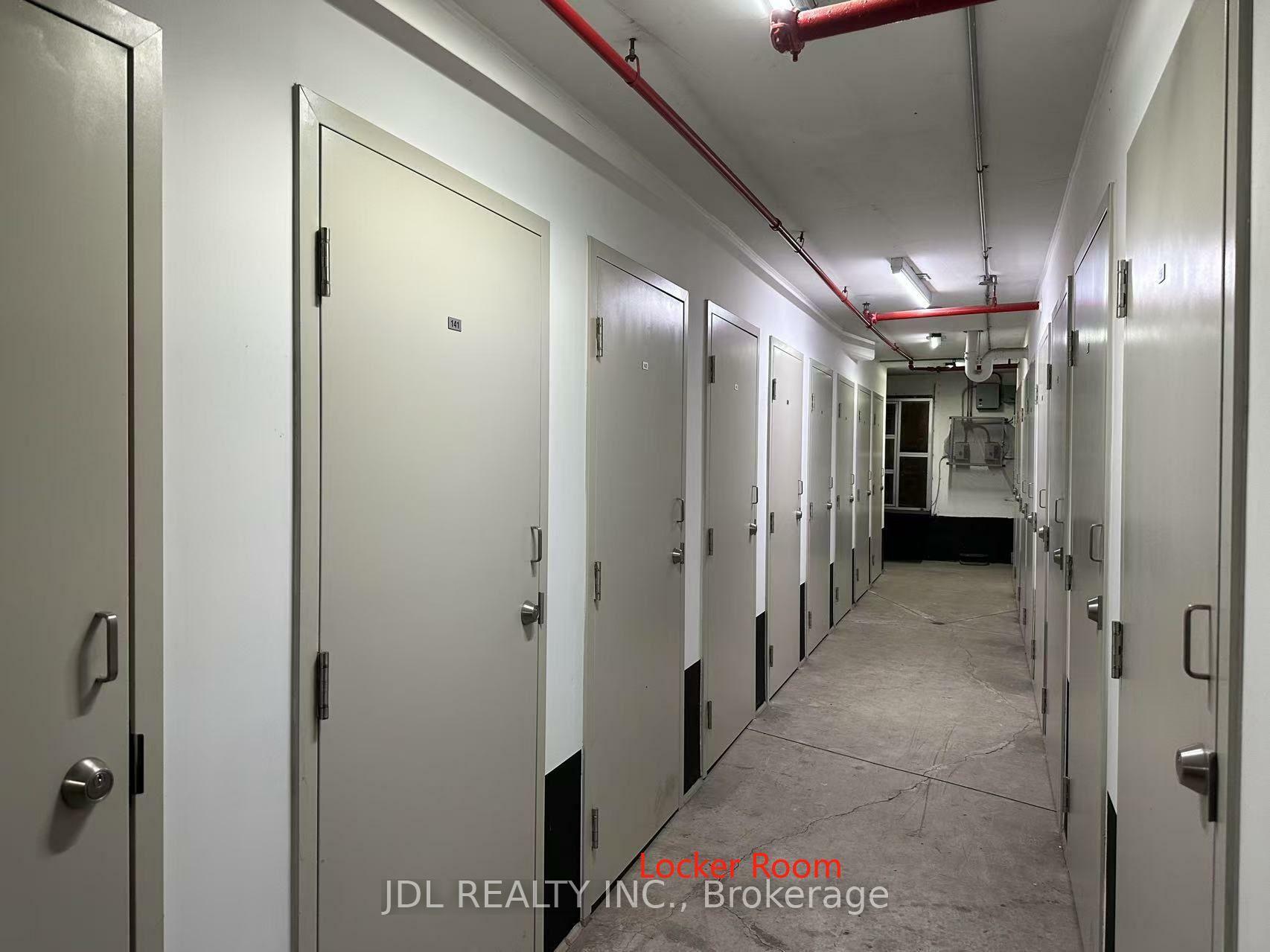 Property Photo: 600 Queens Quay W 711 ON M5V 3M3