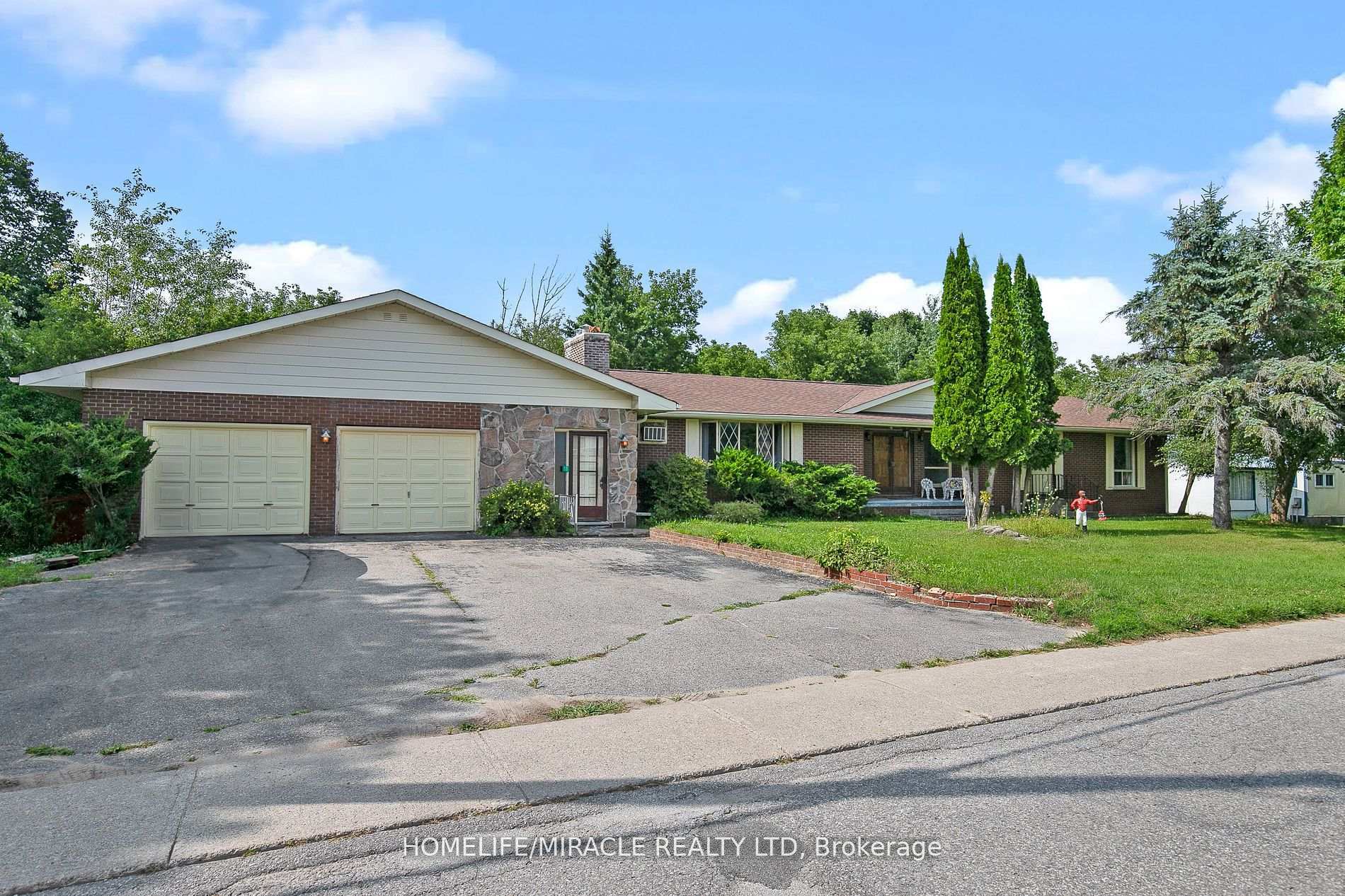 Property Photo: 18 Grandy Road ON K0M 1K0