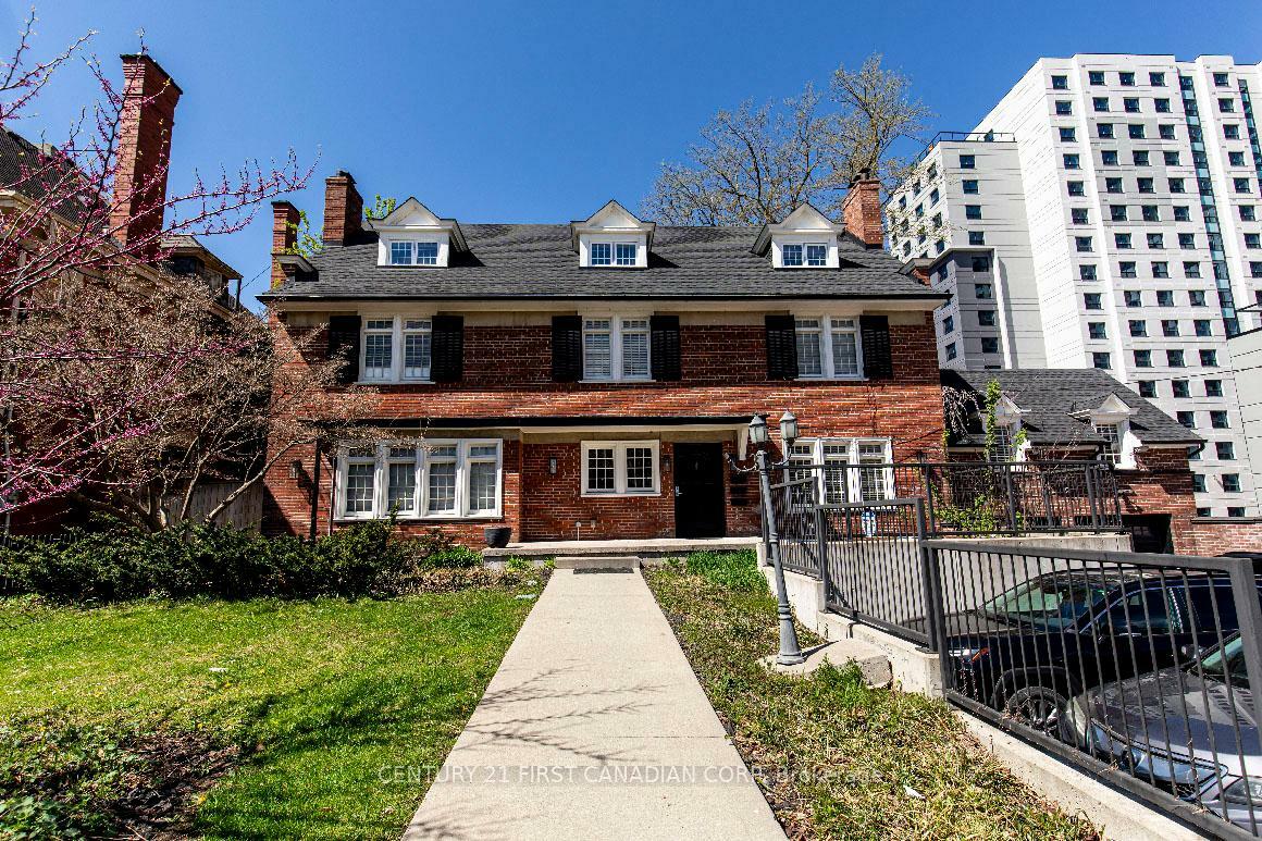 Property Photo: 653 Talbot Street ON N6A 2T6