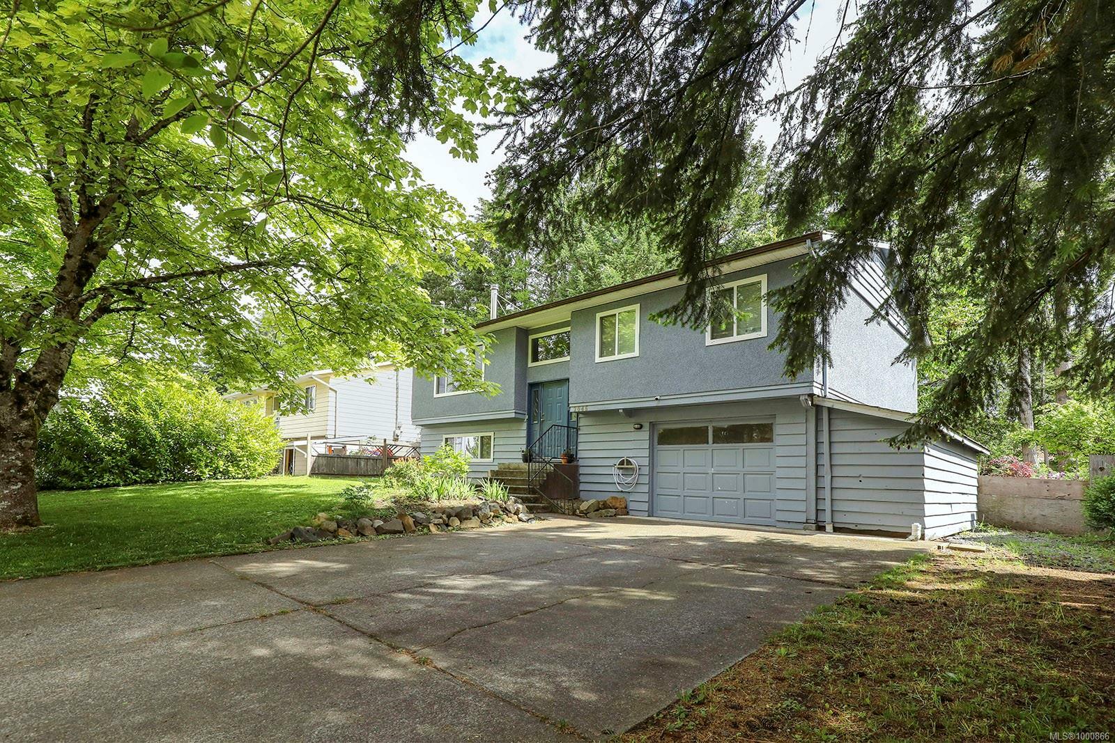Property Photo: 2046 Tull Ave BC V9N 5P6