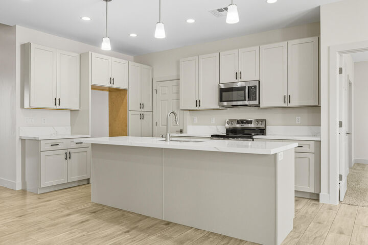 Property Photo:  2175 W 320 S  UT 84737 