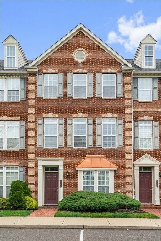 Property Photo:  3005 Village Run Rd  PA 15090 