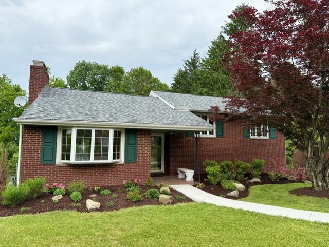 Property Photo: 2612 Saybrook Dr PA 15235