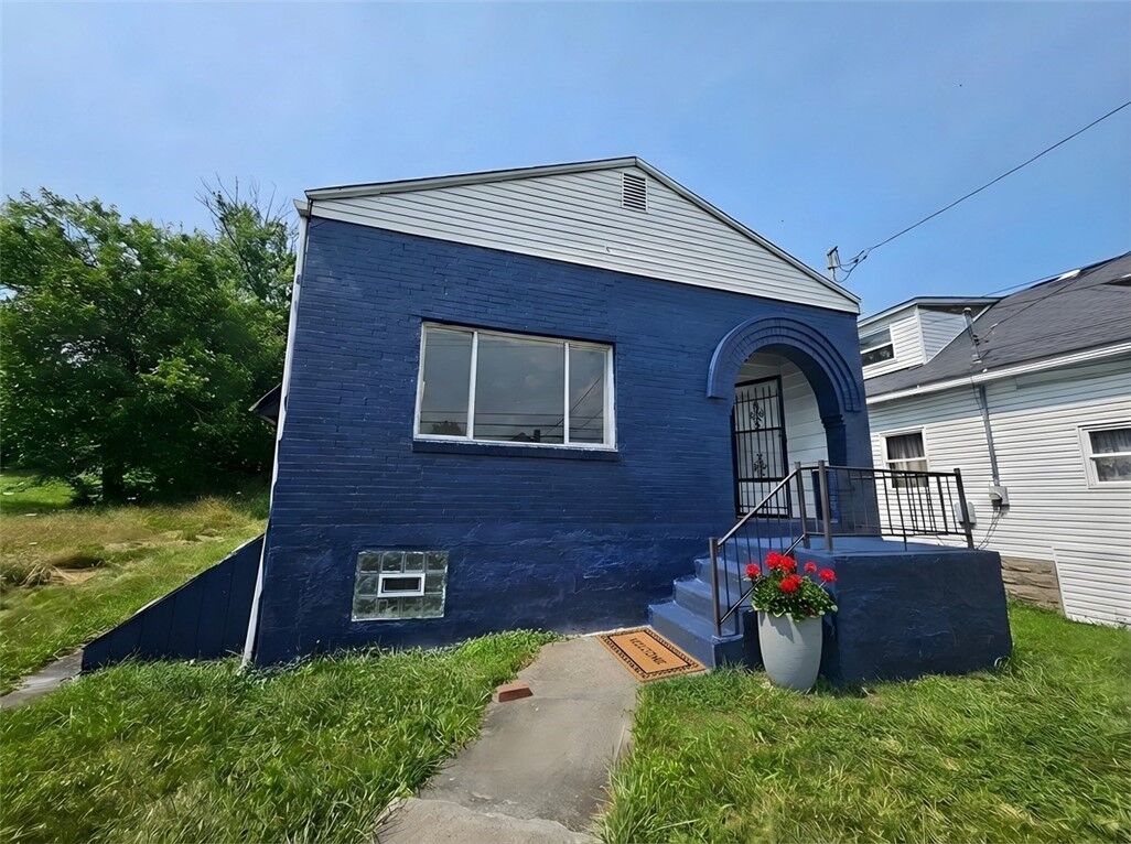 Property Photo: 415 N 4th St PA 15025