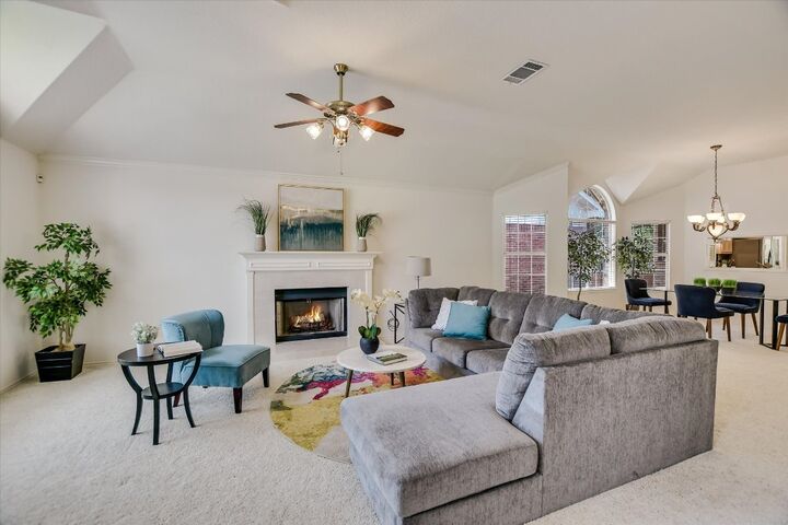 Property Photo: 10902 Sierra Oaks TX 78759