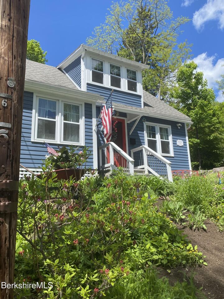 Property Photo: 31 St Ann'S Ave MA 01240