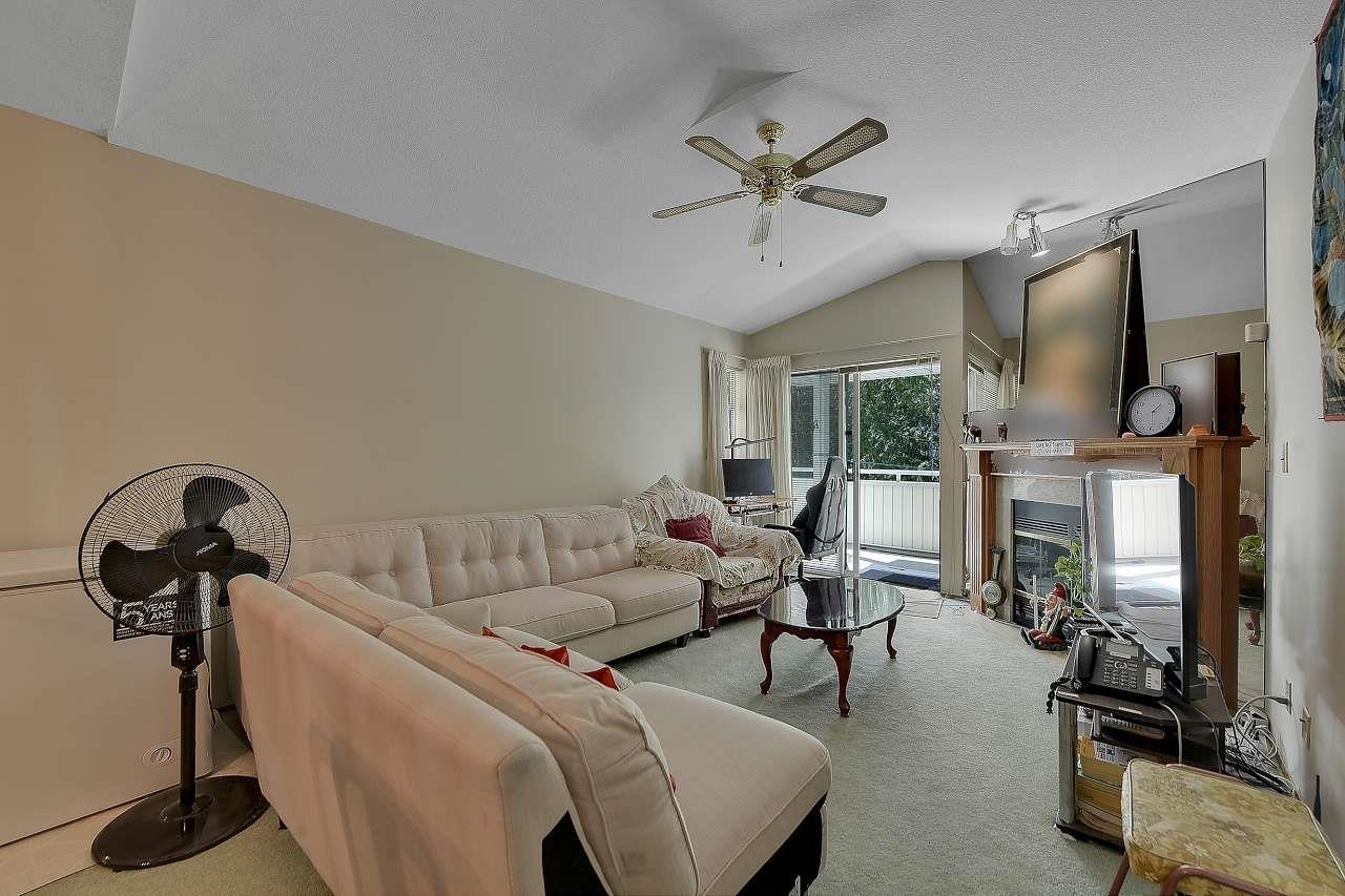 Property Photo: 7156 121 Street 204 BC V3W 0J6