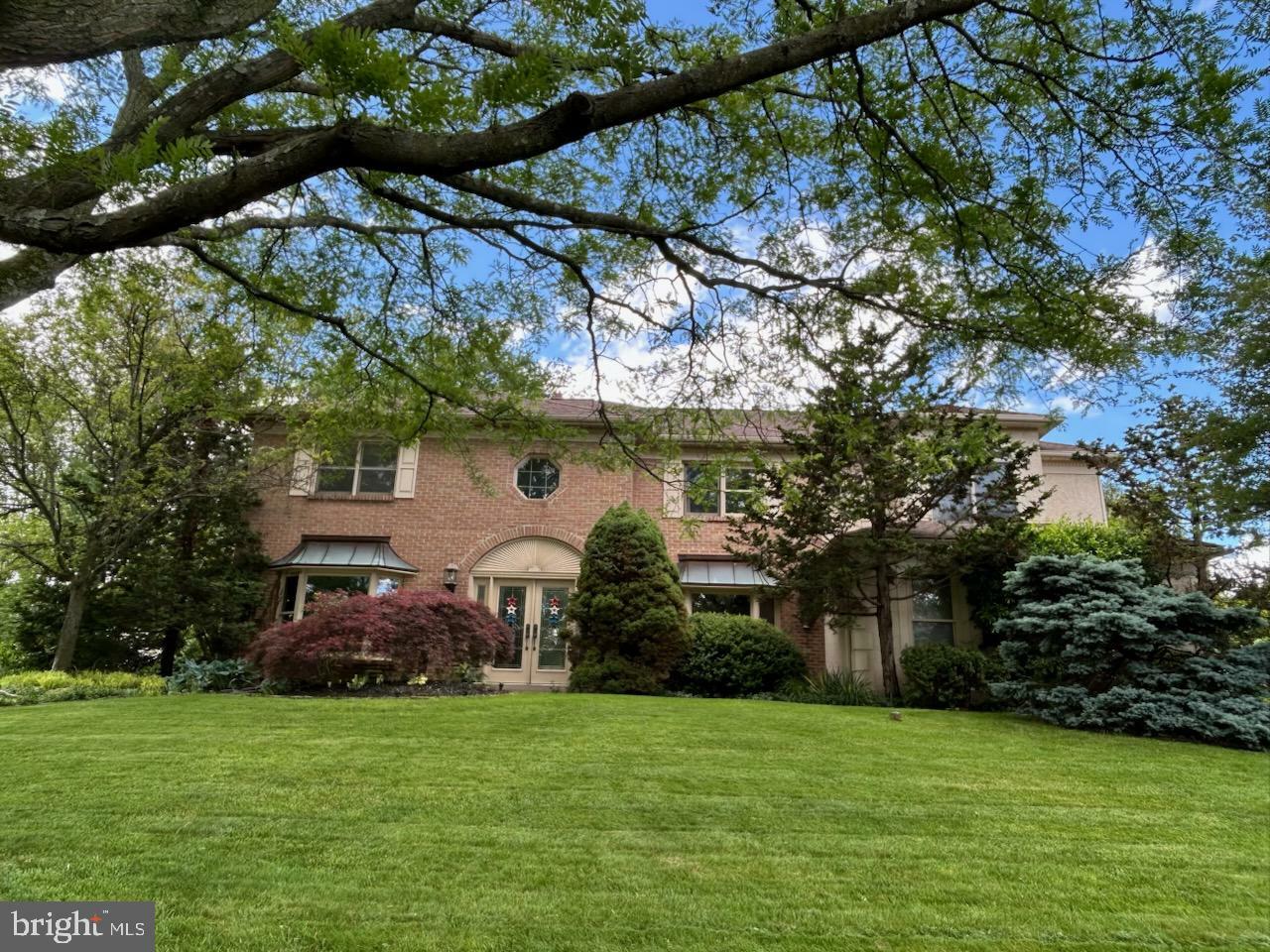 Property Photo: 1712 Waterford Way PA 19002