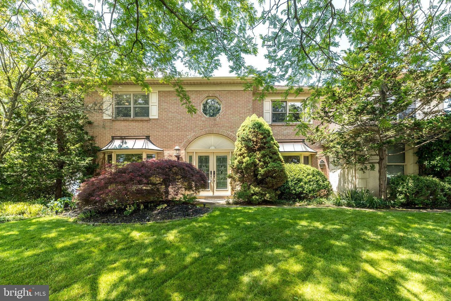 Property Photo: 1712 Waterford Way PA 19002