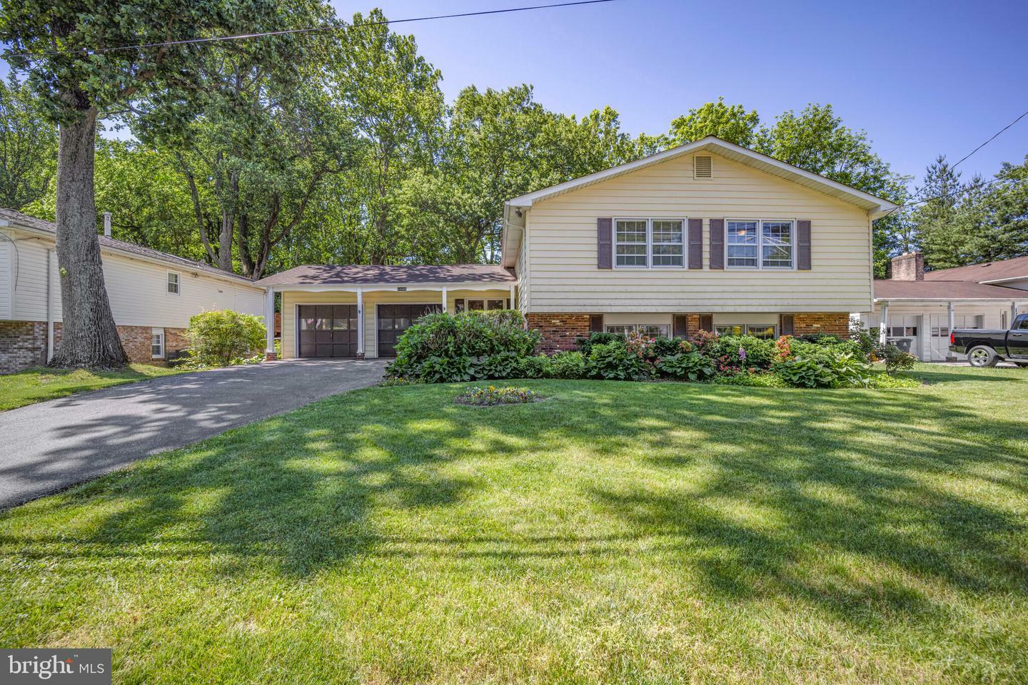 Property Photo: 12403 Sir Lancelot Drive MD 20769