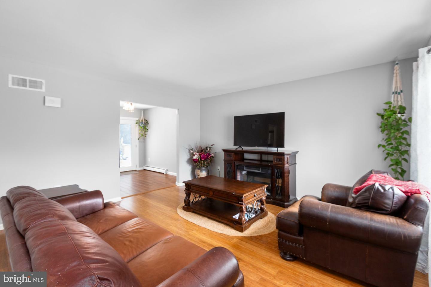 Property Photo: 1704 Horner Road VA 22191