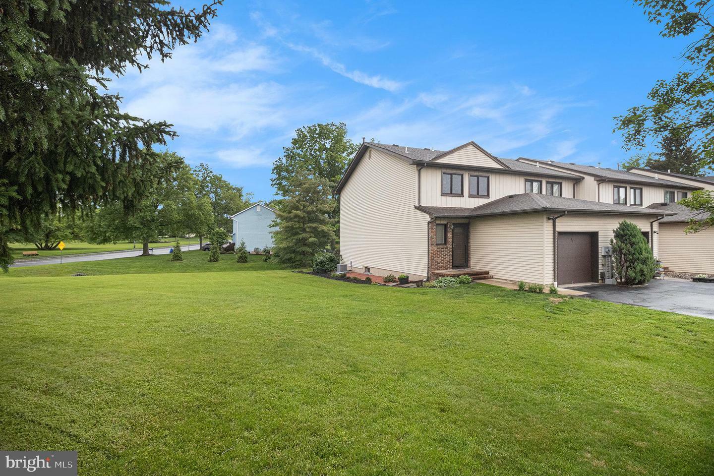 Property Photo: 31 Canterberry Circle NJ 08822