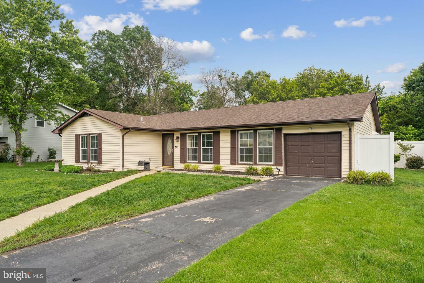 Property Photo: 610 University Drive MD 20602