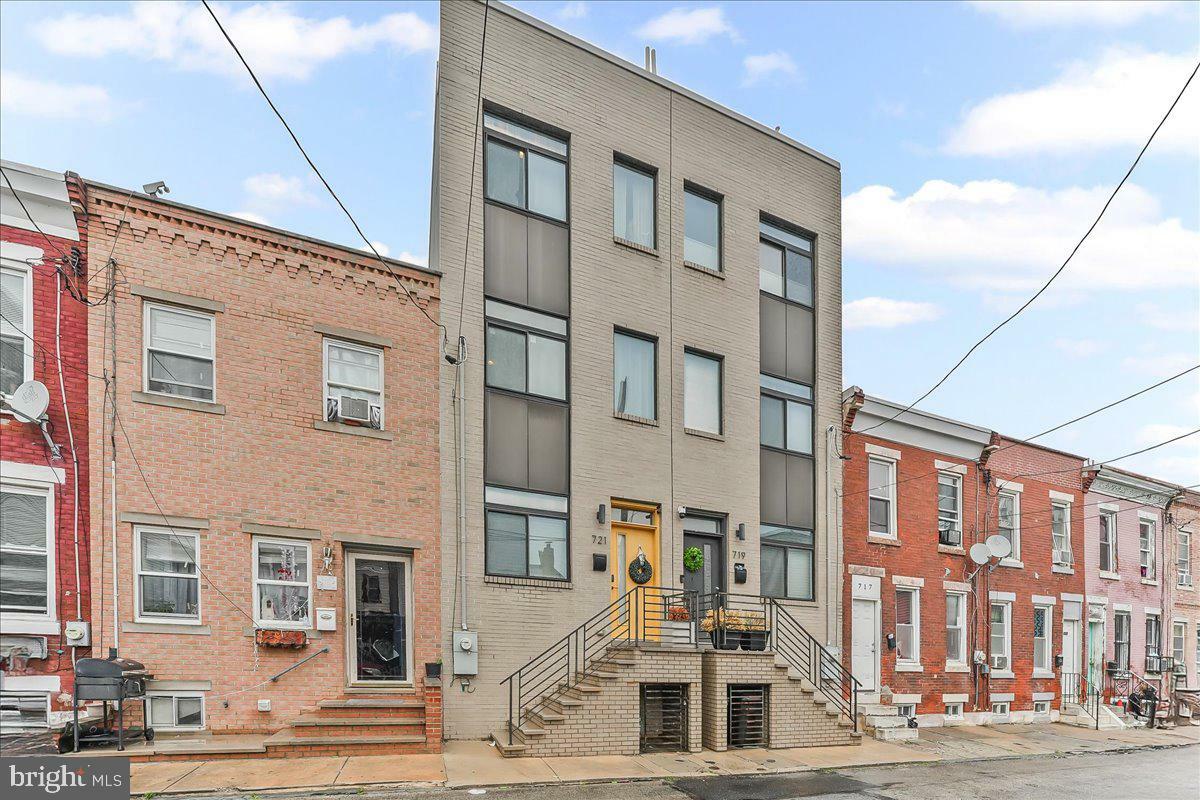 Property Photo: 721 Daly Street PA 19148