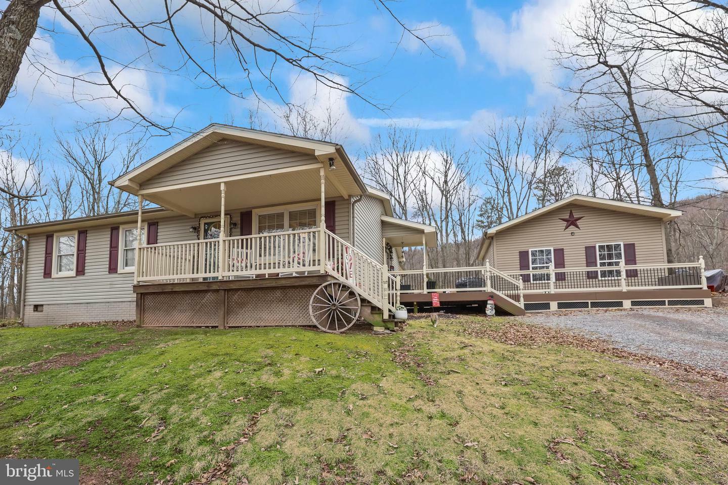 Property Photo: 238 Guinevere Drive WV 25427