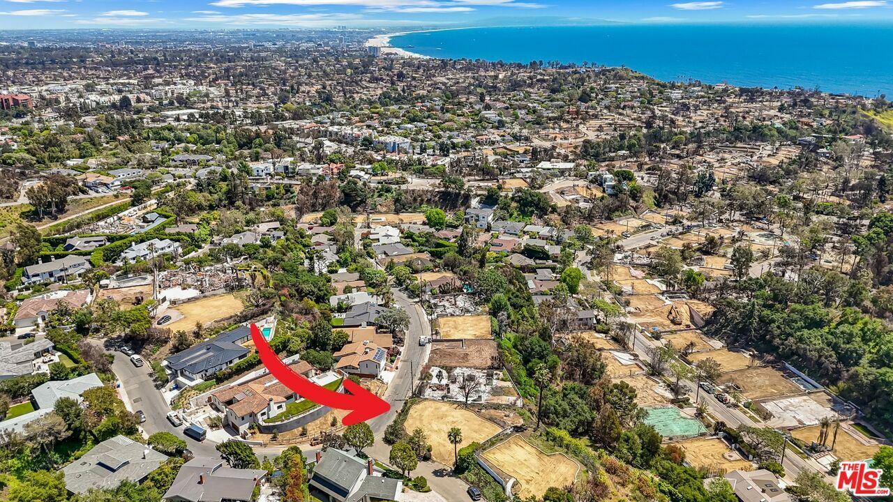 Property Photo: 1101 Las Pulgas Pl CA 90272