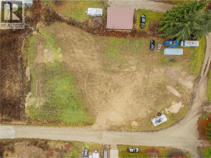 Property Photo: 1411 Chalmers Road BC V1N 4M7