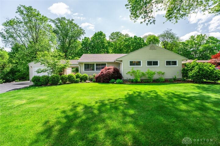 320 Woodview Drive  Springfield OH 45504 photo