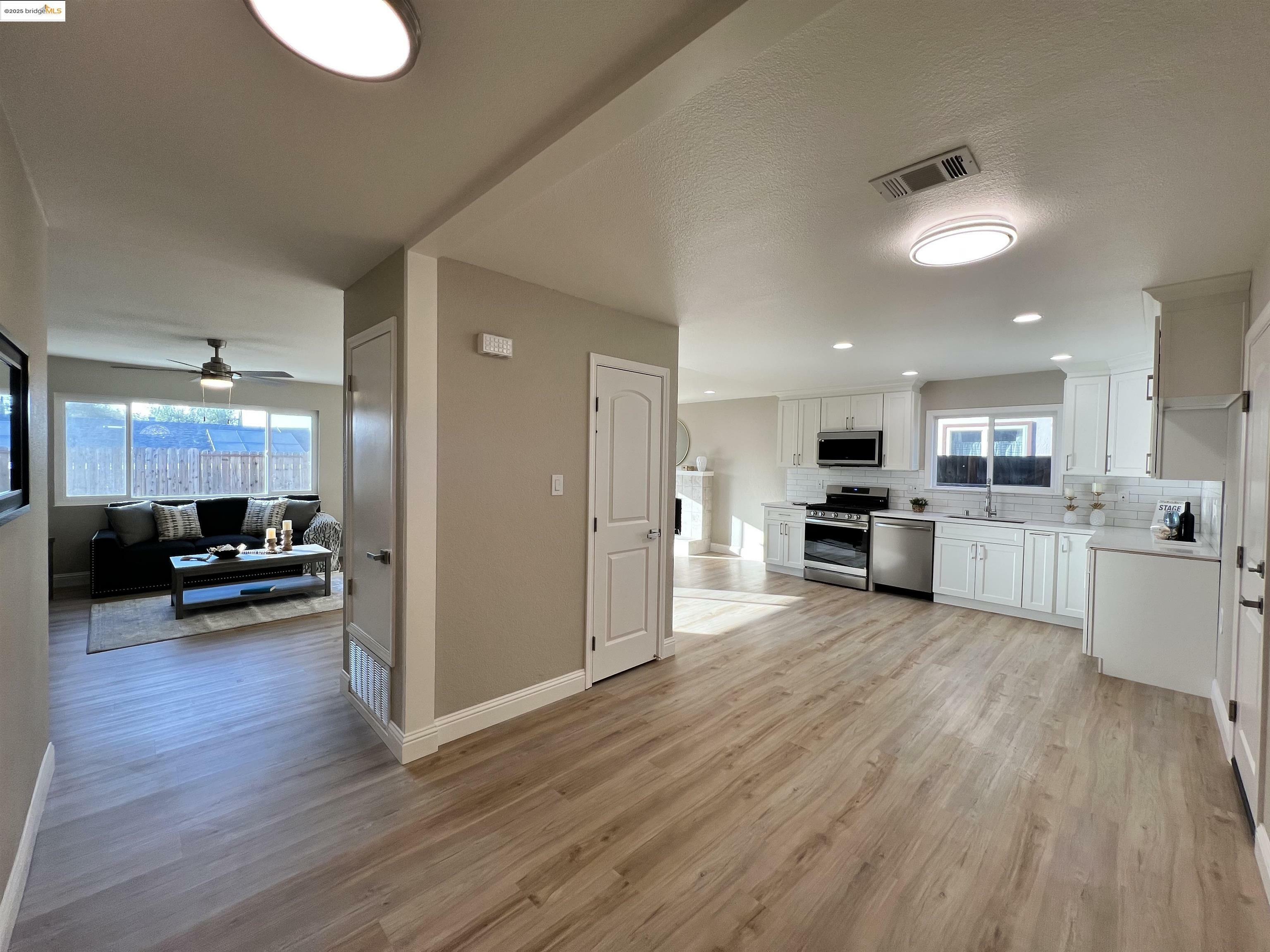 Property Photo: 2796 Entrada Cir CA 94509