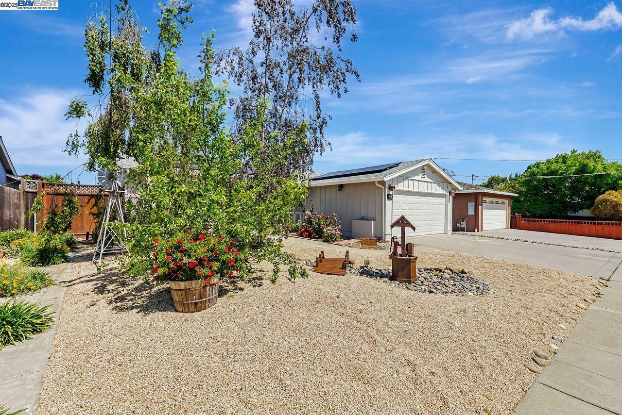 Property Photo: 5461 Lafayette Ave CA 94560